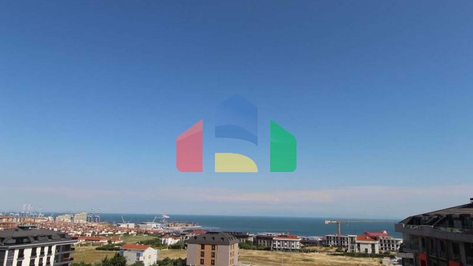 Дюплекс 3+2 с видом на море в Стамбуле