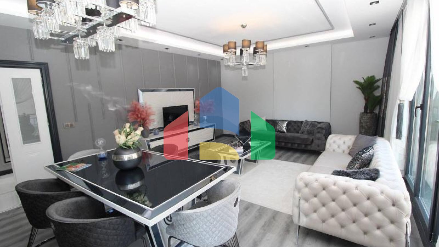 Дюплекс 3+2 с видом на море в Стамбуле