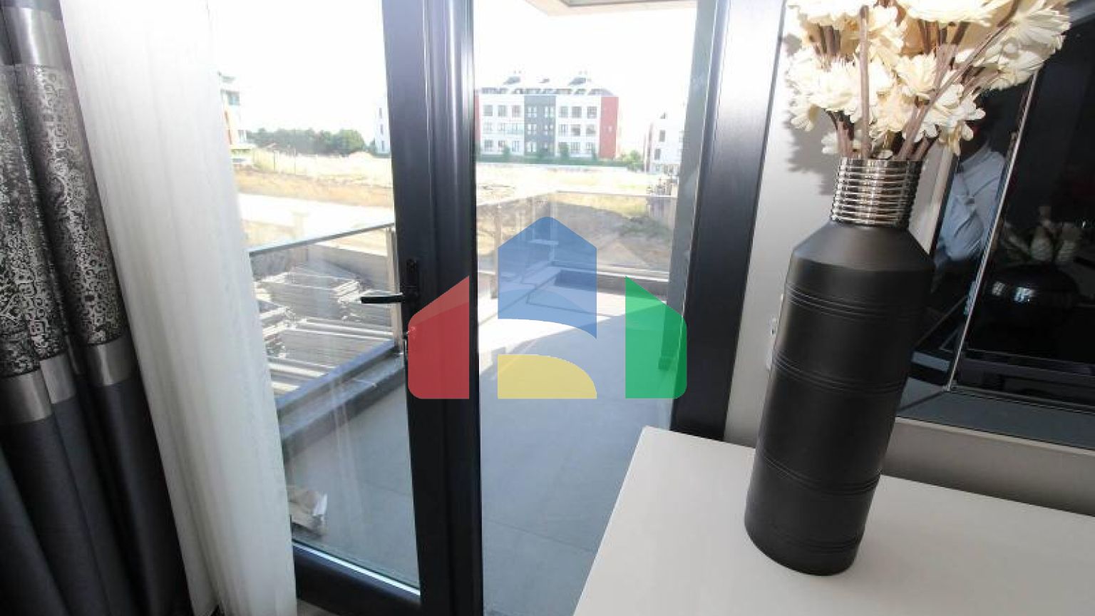 Дюплекс 3+2 с видом на море в Стамбуле