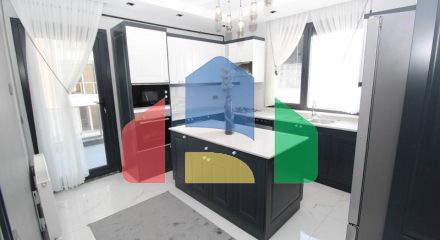 Дюплекс 3+2 с видом на море в Стамбуле