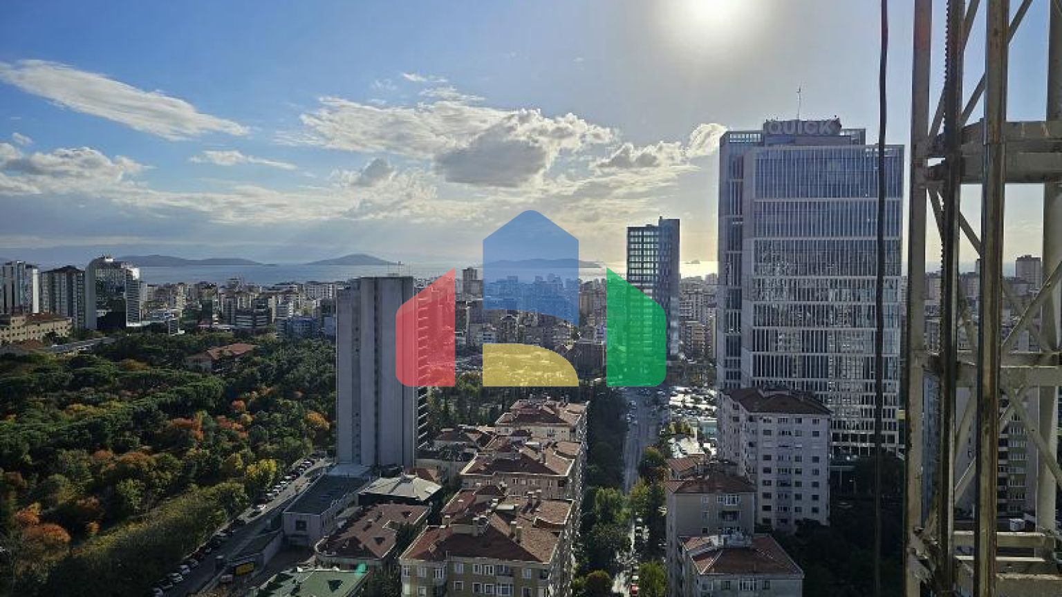 Квартира 3+1 с видом на море в Стамбуле