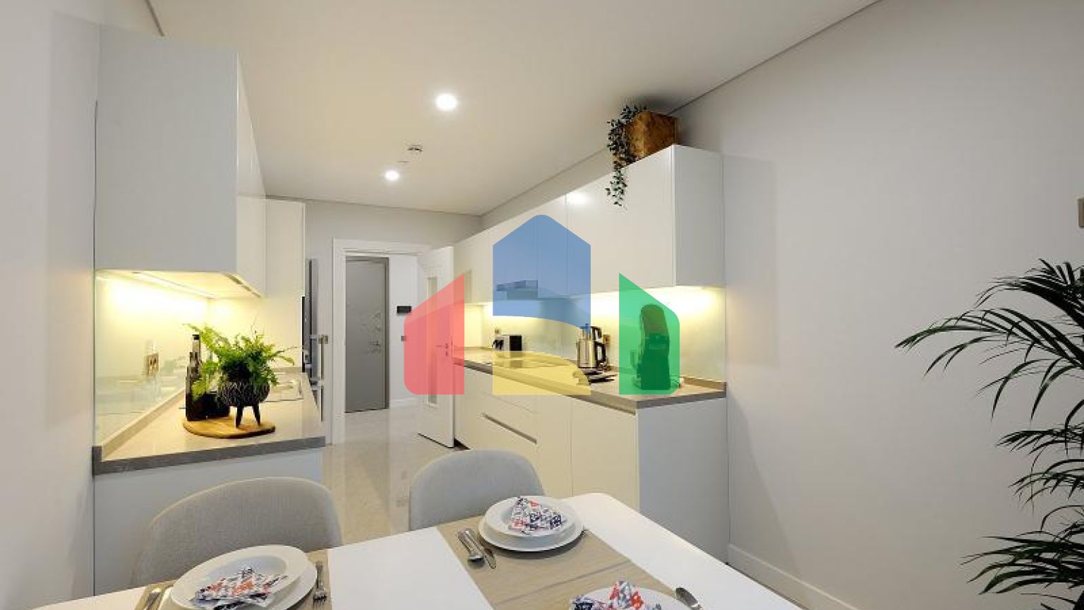 Квартира 4+1 с видом на море в Стамбуле