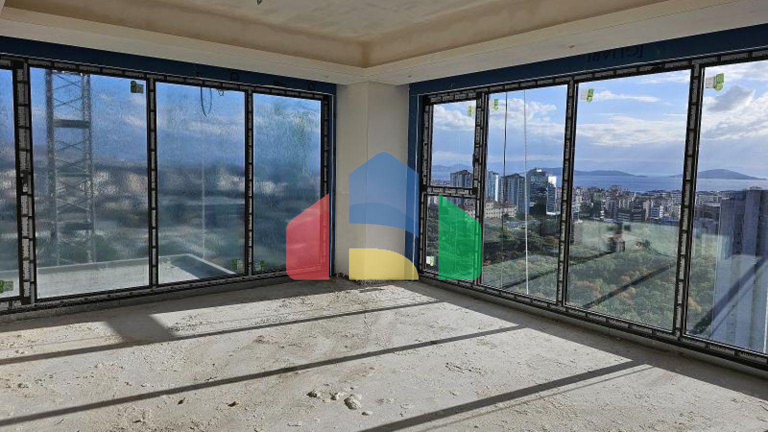 Квартира 2+1 с видом на море в Стамбуле