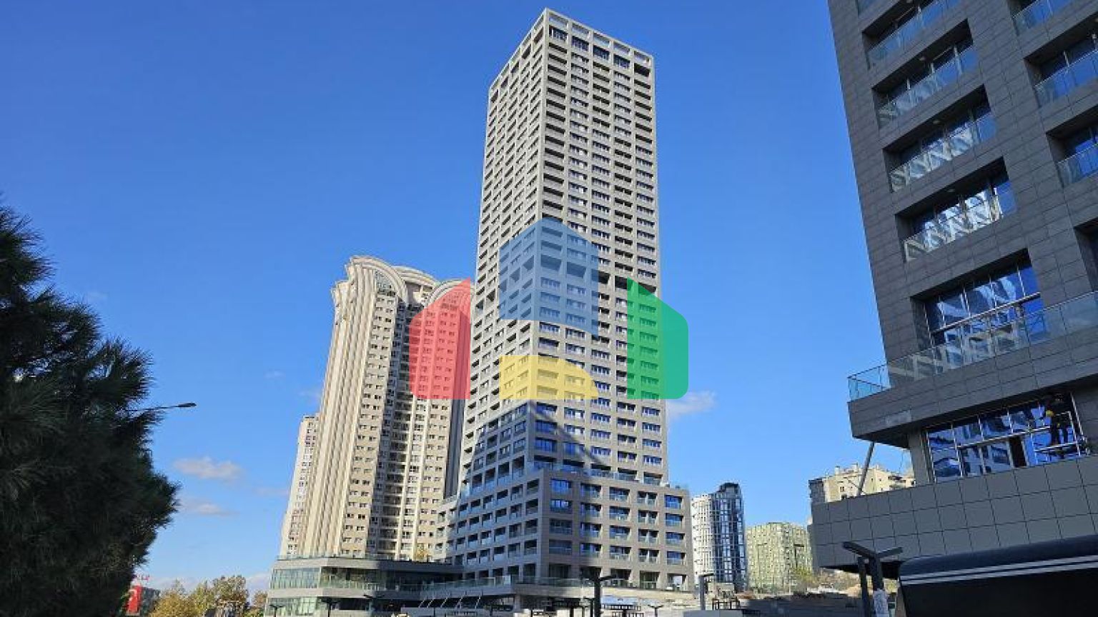 Квартира 3+1 с видом на море в Стамбуле