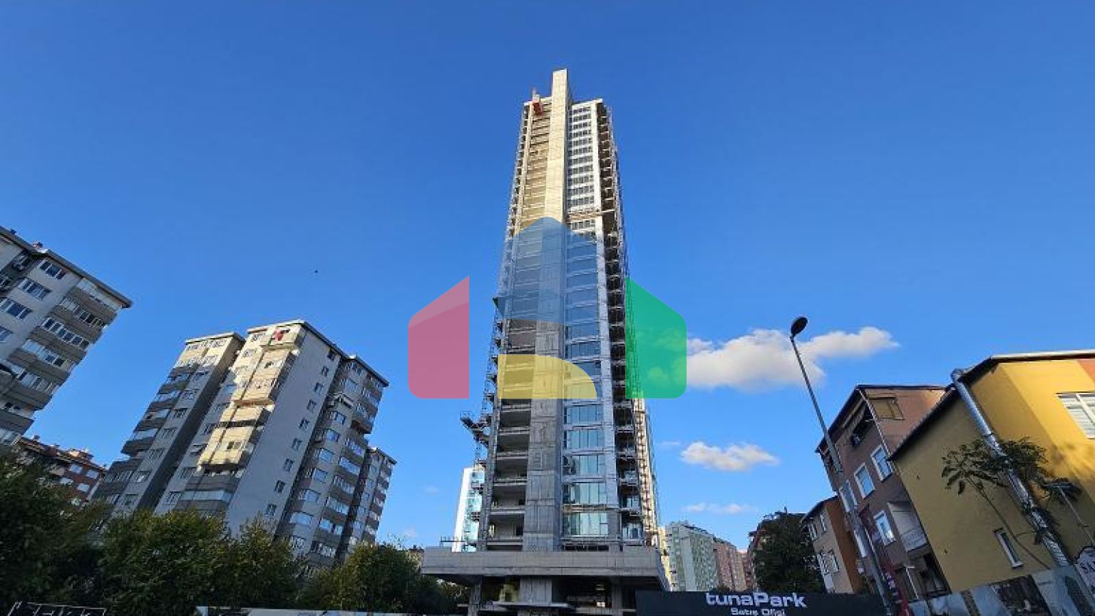 Квартира 4+1 с видом на море в Стамбуле