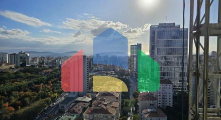 Квартира 4+1 с видом на море в Стамбуле