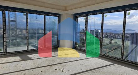 Квартира 4+1 с видом на море в Стамбуле