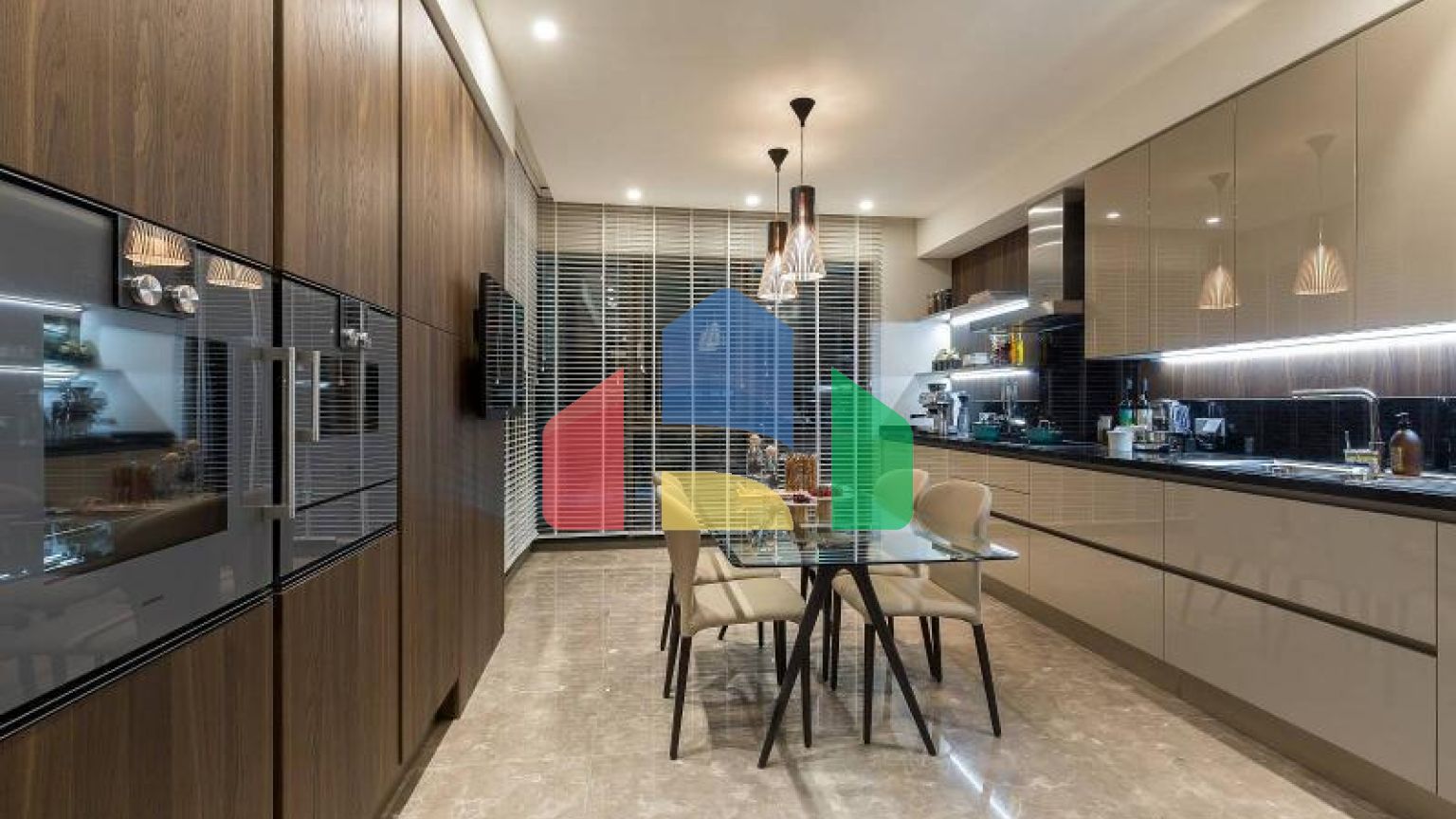 Дюплекс 4+2 с видом на море в Стамбуле