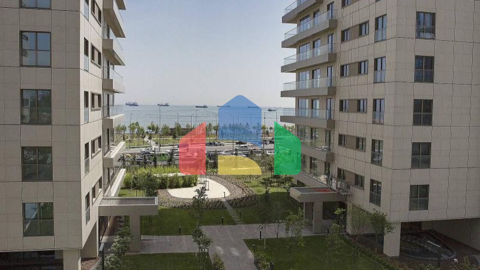 Квартира 4+1 с видом на море в Стамбуле