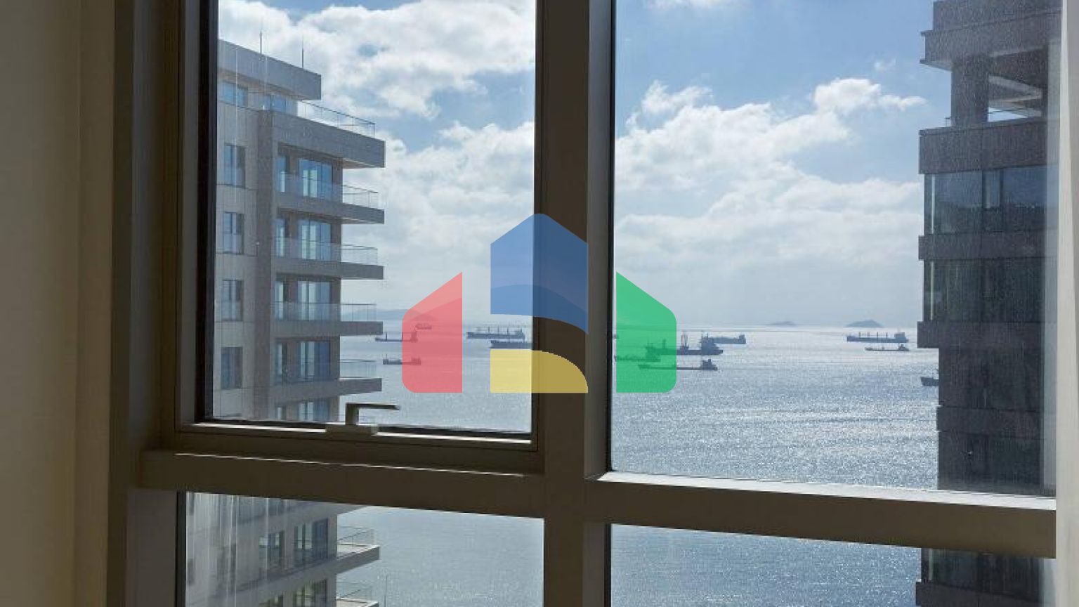 Квартира 5+1 с видом на море в Стамбуле