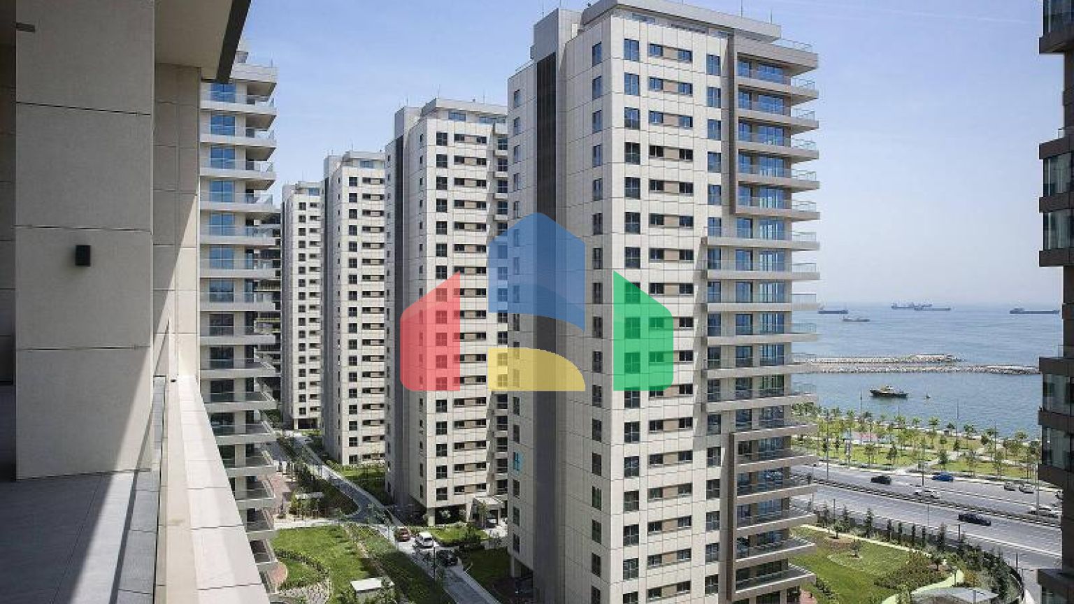 Дюплекс 5+2 с видом на море в Стамбуле