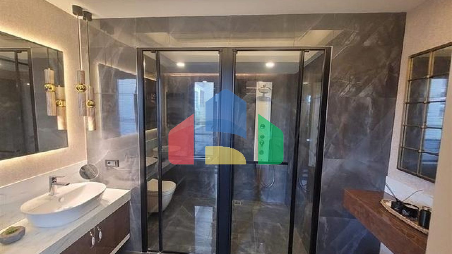 Просторные квартиры 5+1 в центральном районе Енишехир