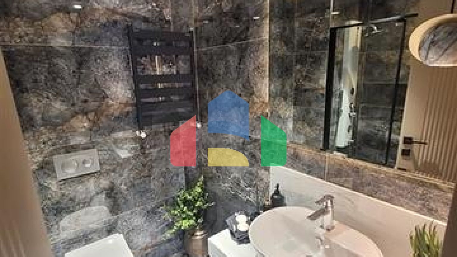 Просторные квартиры 5+1 в центральном районе Енишехир