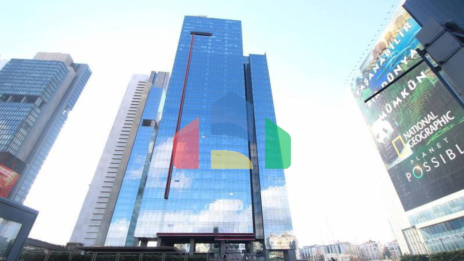 Квартира 4+1 с видом на море в Стамбуле