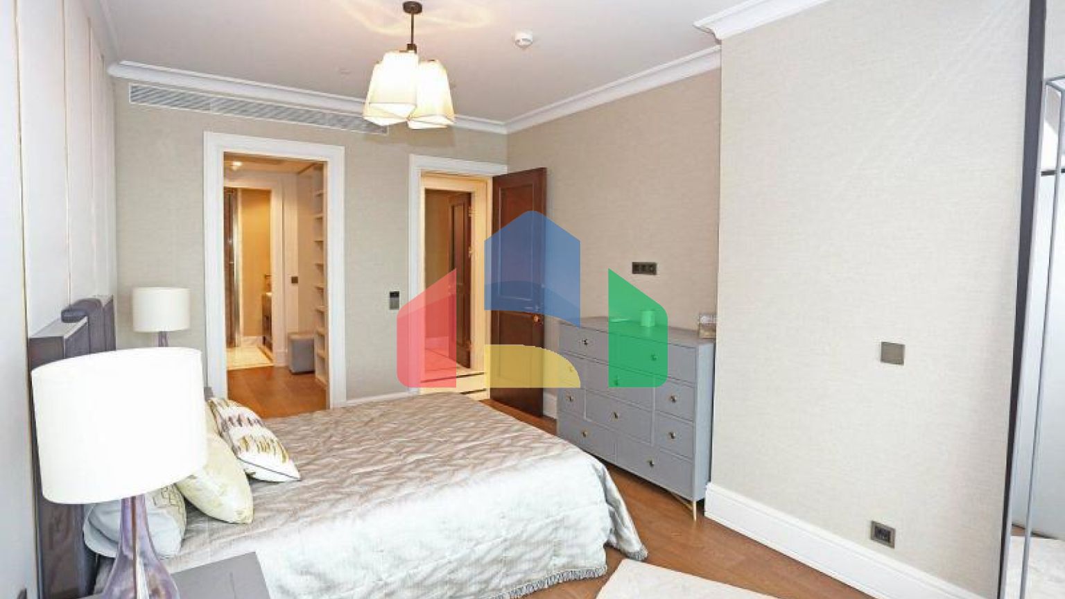 Квартира 2 + 1 з видом на море в Стамбулі