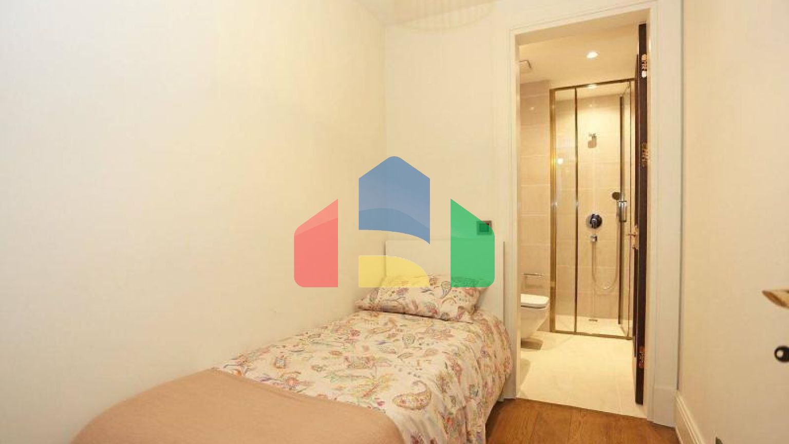 Квартира 4+1 с видом на море в Стамбуле