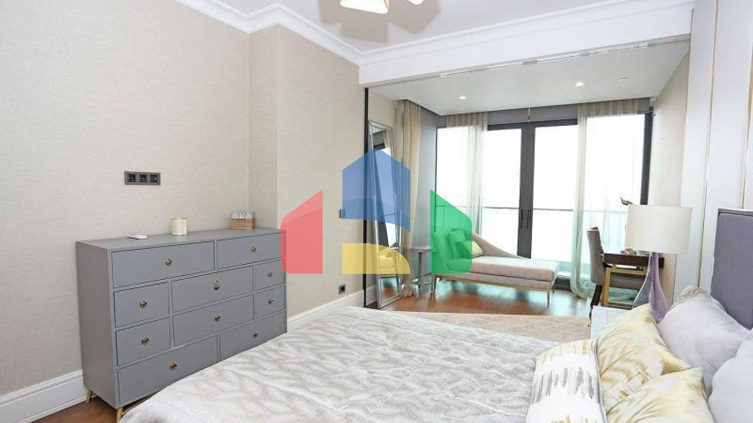 Квартира 5 + 1 з видом на море в Стамбулі