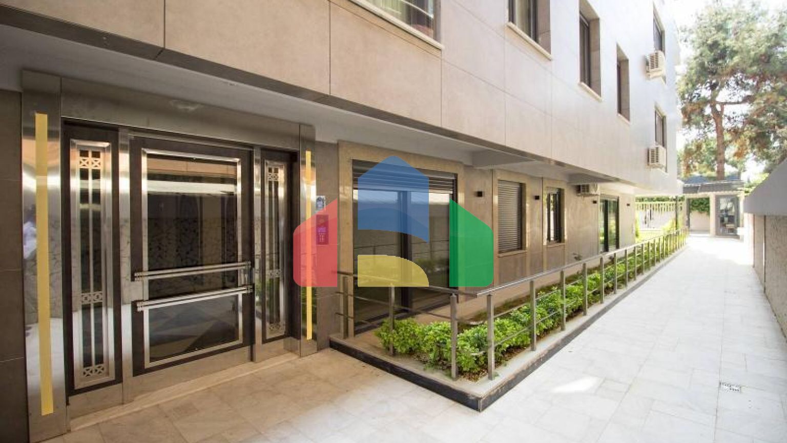 Квартира 4+1 с видом на море в Стамбуле