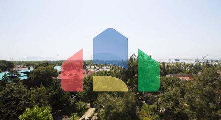 Квартира 4+1 с видом на море в Стамбуле