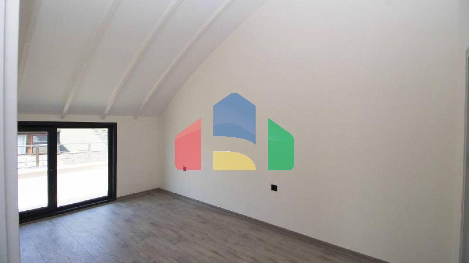 Квартира 4+1 с видом на море в Стамбуле