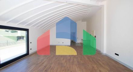 Квартира 4+1 с видом на море в Стамбуле