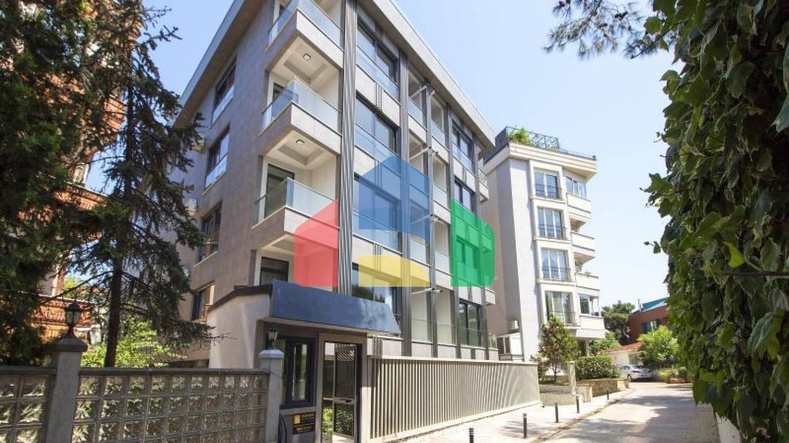 Квартира 3+1 с видом на море в Стамбуле