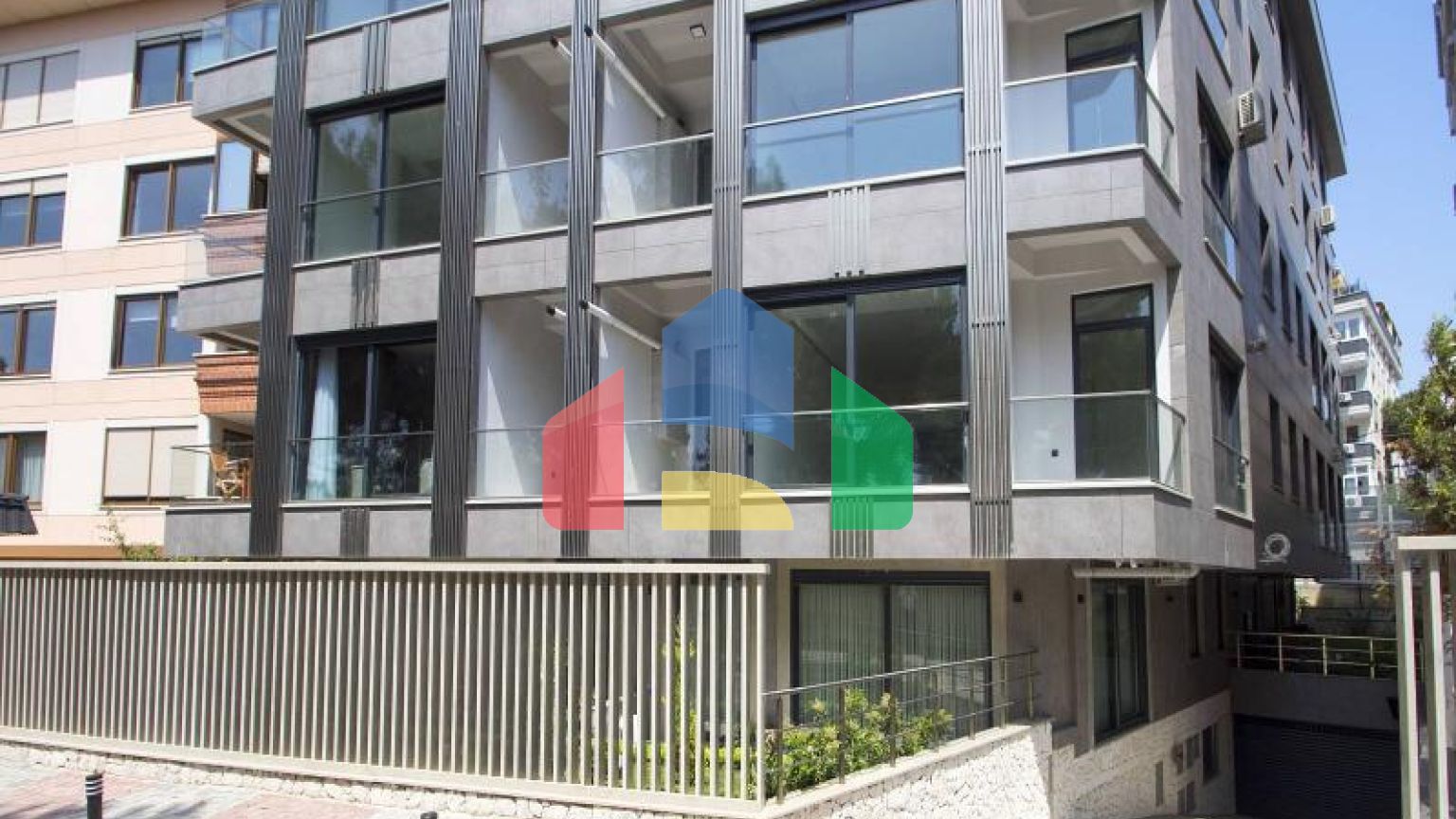 Квартира 3+1 с видом на море в Стамбуле