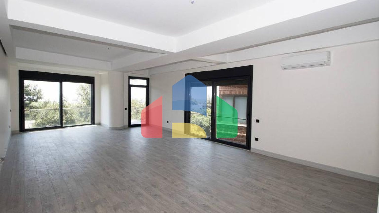 Квартира 3+1 с видом на море в Стамбуле