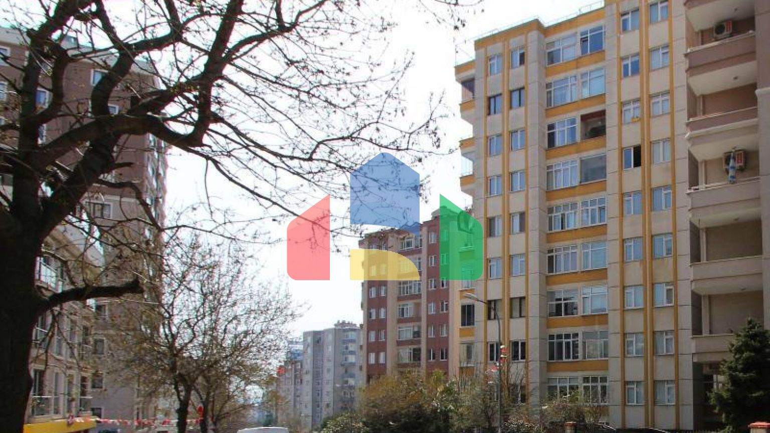 Пентхаус 5+1 с видом на море в Стамбуле