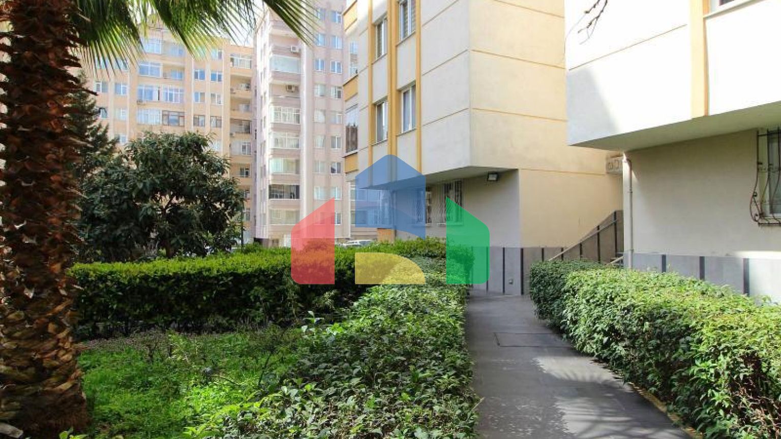 Пентхаус 5+1 с видом на море в Стамбуле