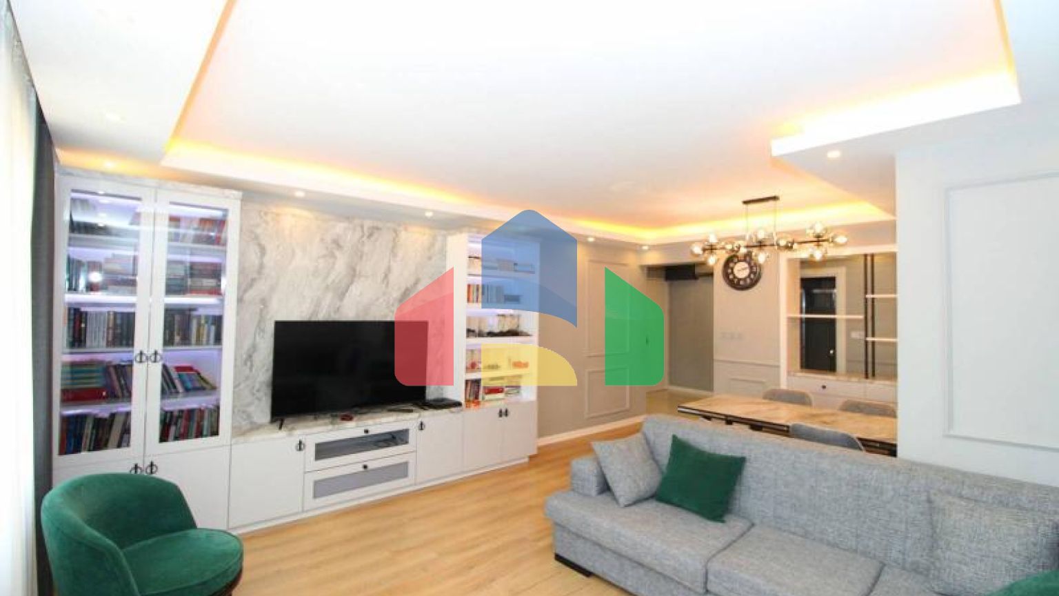 Пентхаус 5+1 с видом на море в Стамбуле