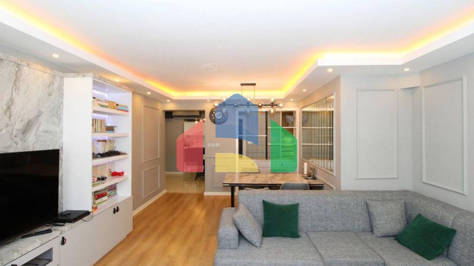 Пентхаус 5+1 с видом на море в Стамбуле