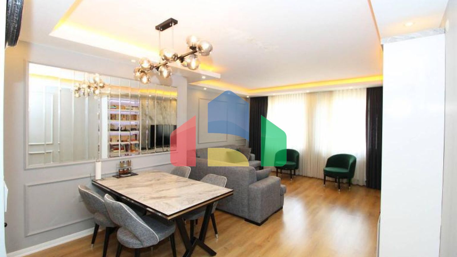 Пентхаус 5+1 с видом на море в Стамбуле