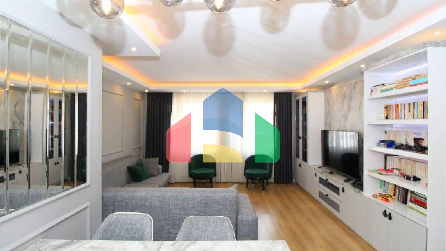 Пентхаус 5+1 с видом на море в Стамбуле