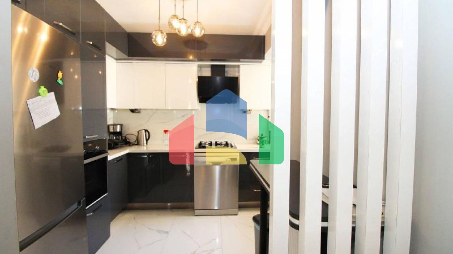 Пентхаус 5+1 с видом на море в Стамбуле