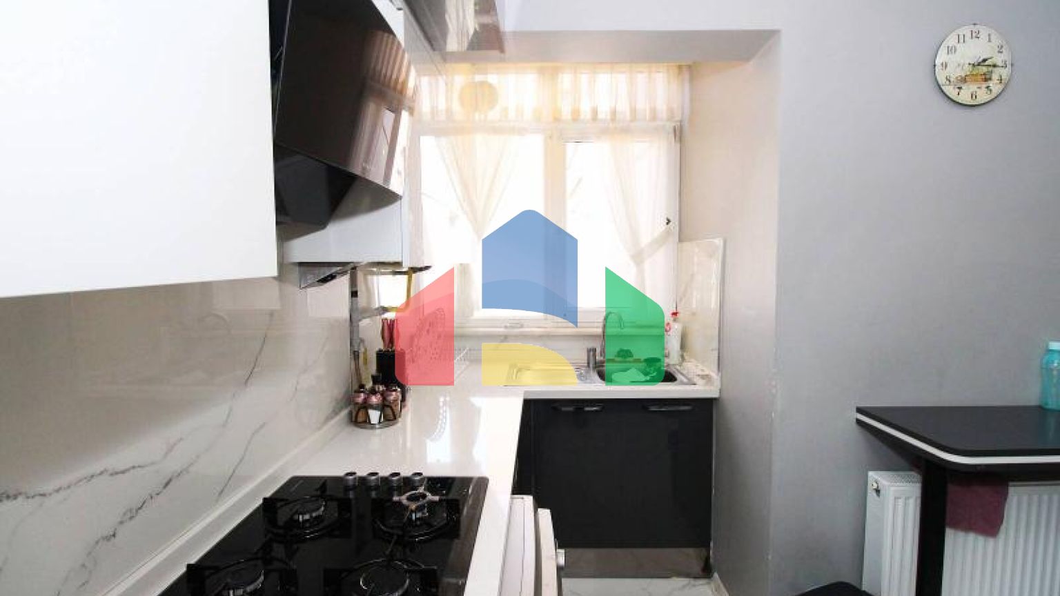 Пентхаус 5+1 с видом на море в Стамбуле