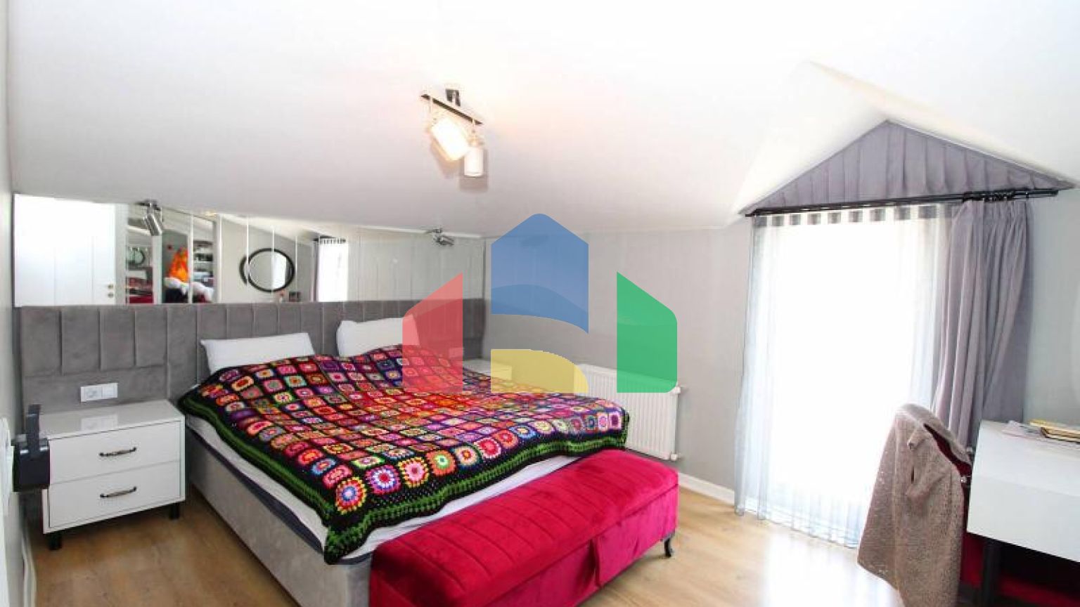 Пентхаус 5+1 с видом на море в Стамбуле