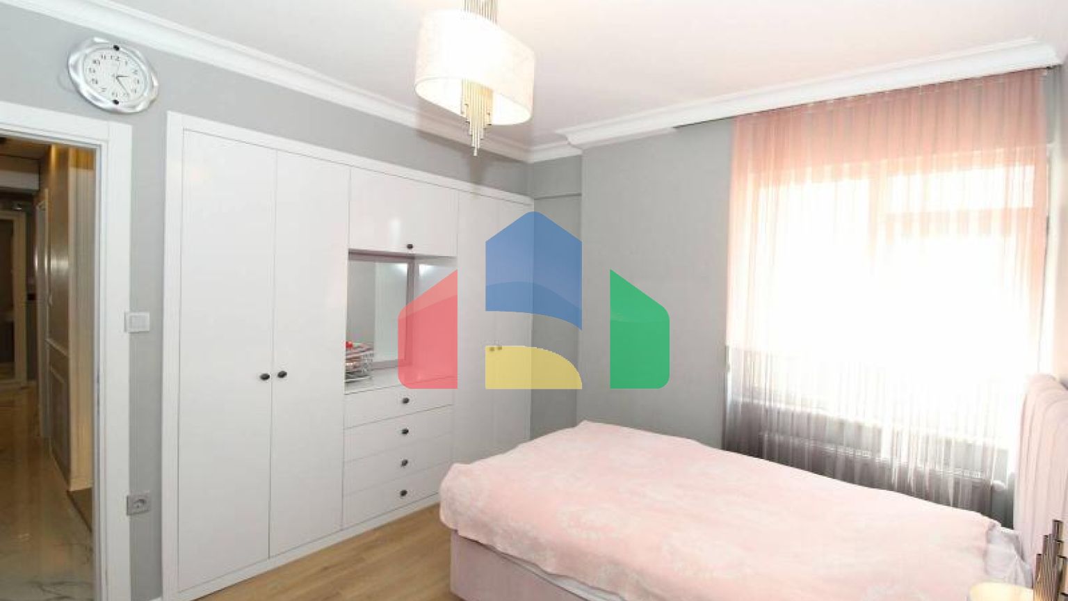 Пентхаус 5+1 с видом на море в Стамбуле