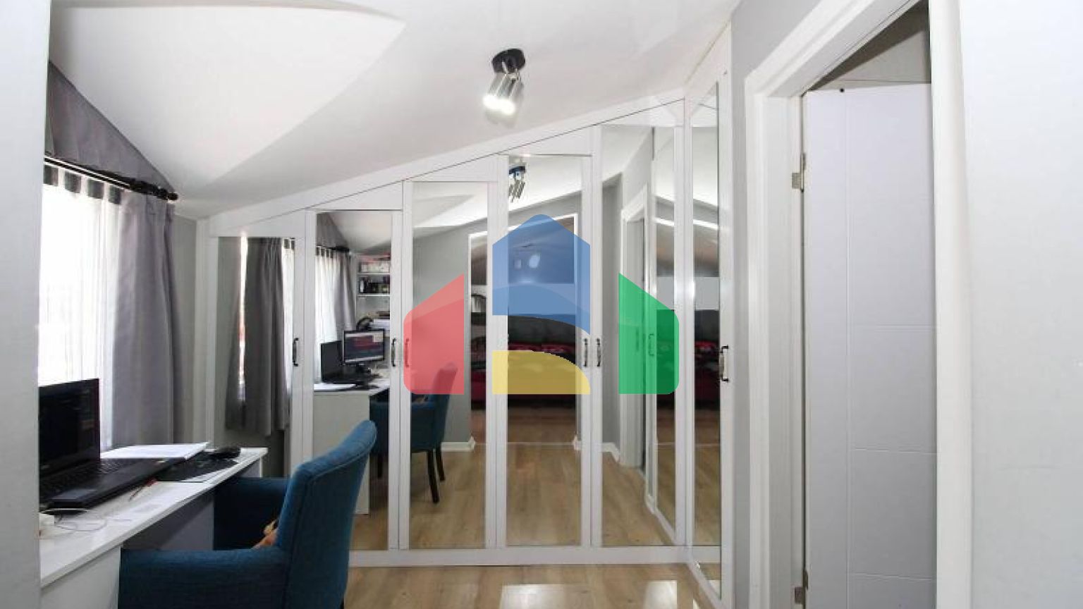 Пентхаус 5+1 с видом на море в Стамбуле