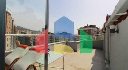 Пентхаус 5+1 с видом на море в Стамбуле