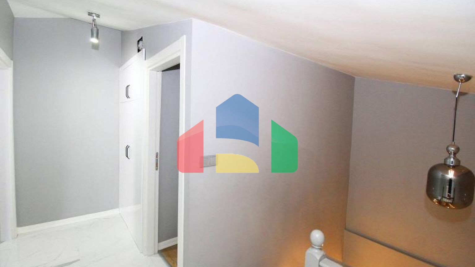 Пентхаус 5+1 с видом на море в Стамбуле