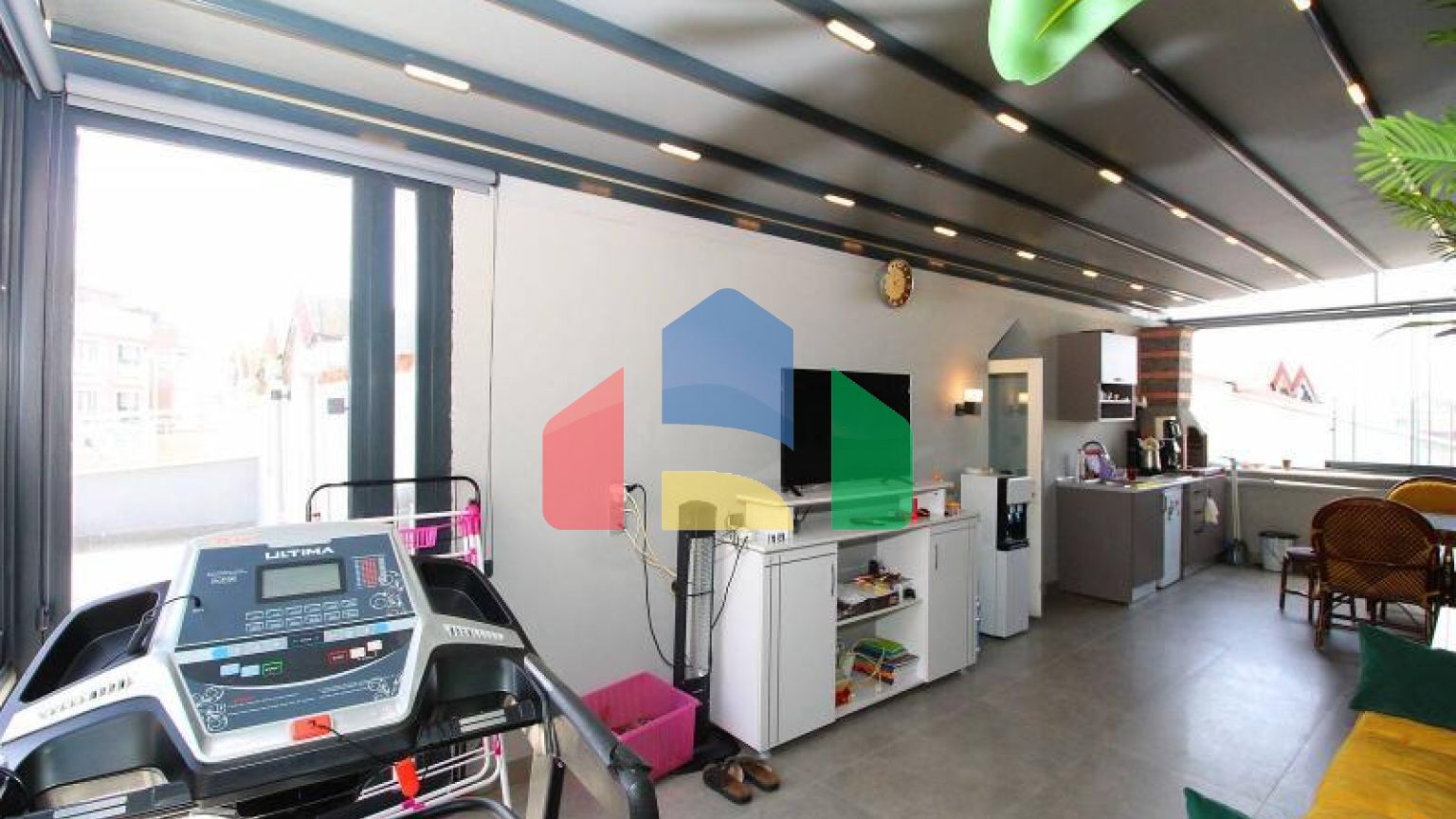 Пентхаус 5+1 с видом на море в Стамбуле