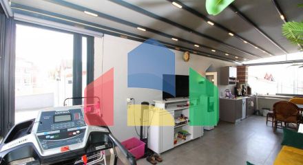 Пентхаус 5+1 с видом на море в Стамбуле