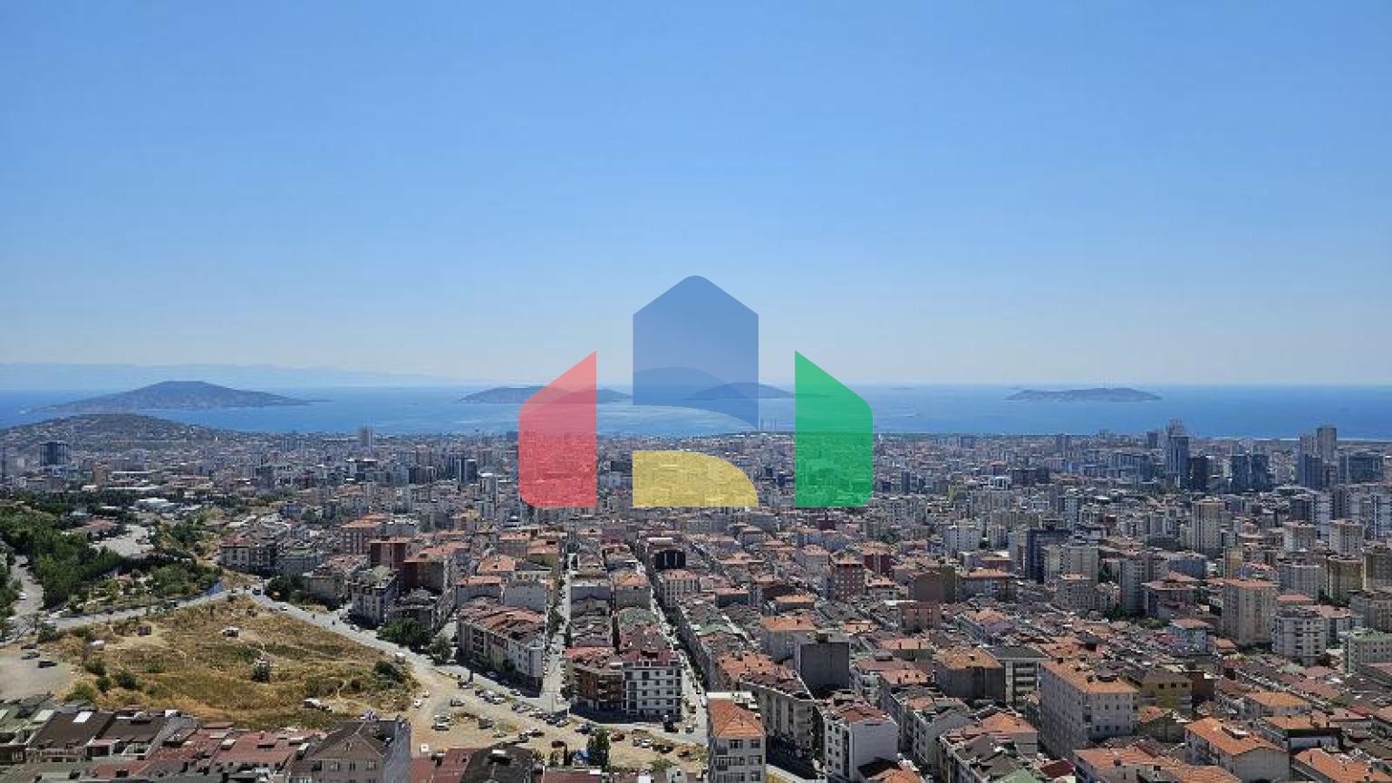 Квартира 1+1 с видом на море в Стамбуле