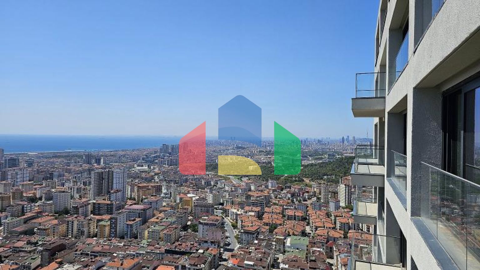 Квартира 3+1 с видом на море в Стамбуле