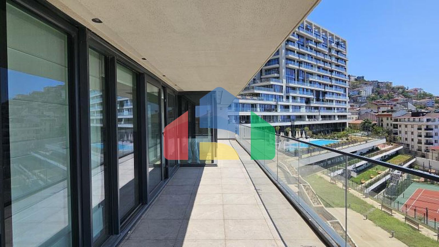 Квартира 3+1 с видом на море в Стамбуле