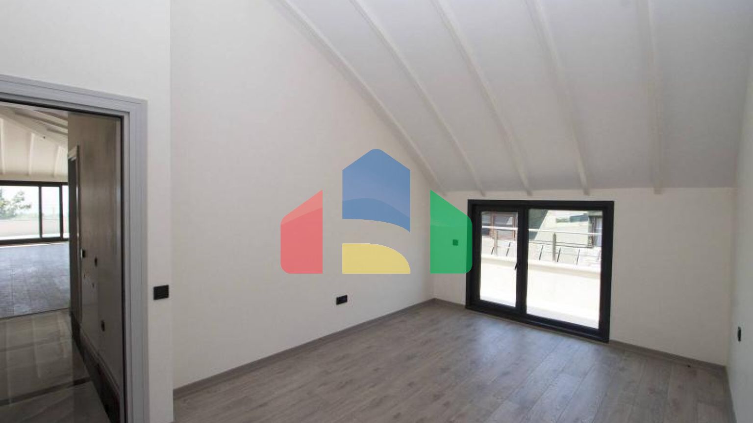 Дюплекс 5+2 с видом на море в Стамбуле