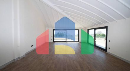 Дюплекс 5+2 с видом на море в Стамбуле