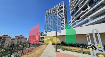 Дюплекс 4+1 с видом на море в Стамбуле