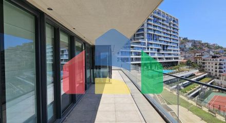 Дюплекс 4+1 с видом на море в Стамбуле